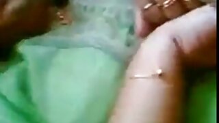 شہوانی، ویڈیو سیکسی شہوت انگیز brunette بیب اس کے ہم جنس پرست آبنوس دوست کی طرف سے سامنا