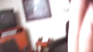 میٹھا بچہ ایک بڑے کالے ڈک سے کھردرا ٹھوکر کھاتا ہے۔ سیکسی ویڈیوز